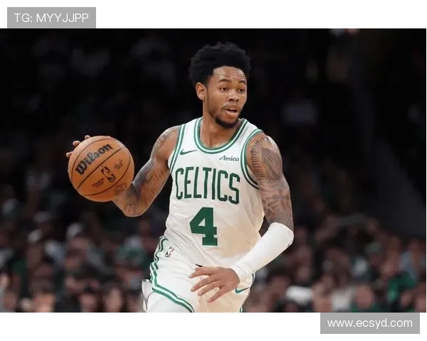 安芬尼西蒙斯表现平平15投5中三分8投3中贡献17分4篮板5助攻正负值12